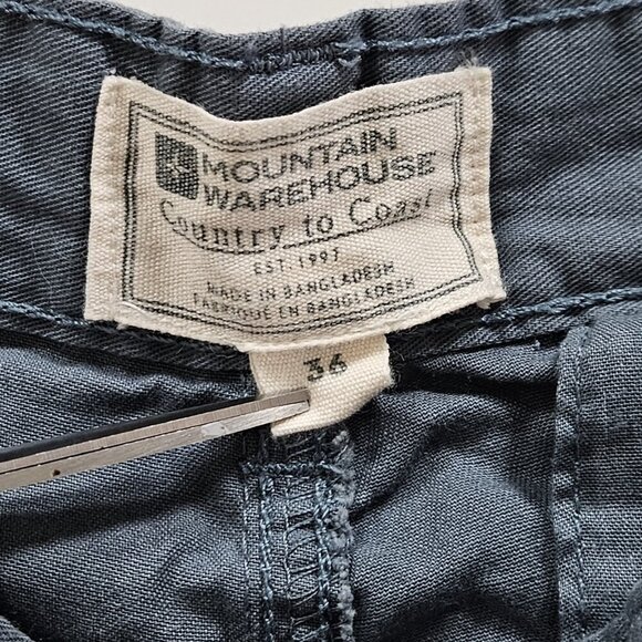 Mountain Warehouse Shorts Mens 36 Gray Cargo Utility Pockets Outdoor Gorpcore - Picture 3 of 13